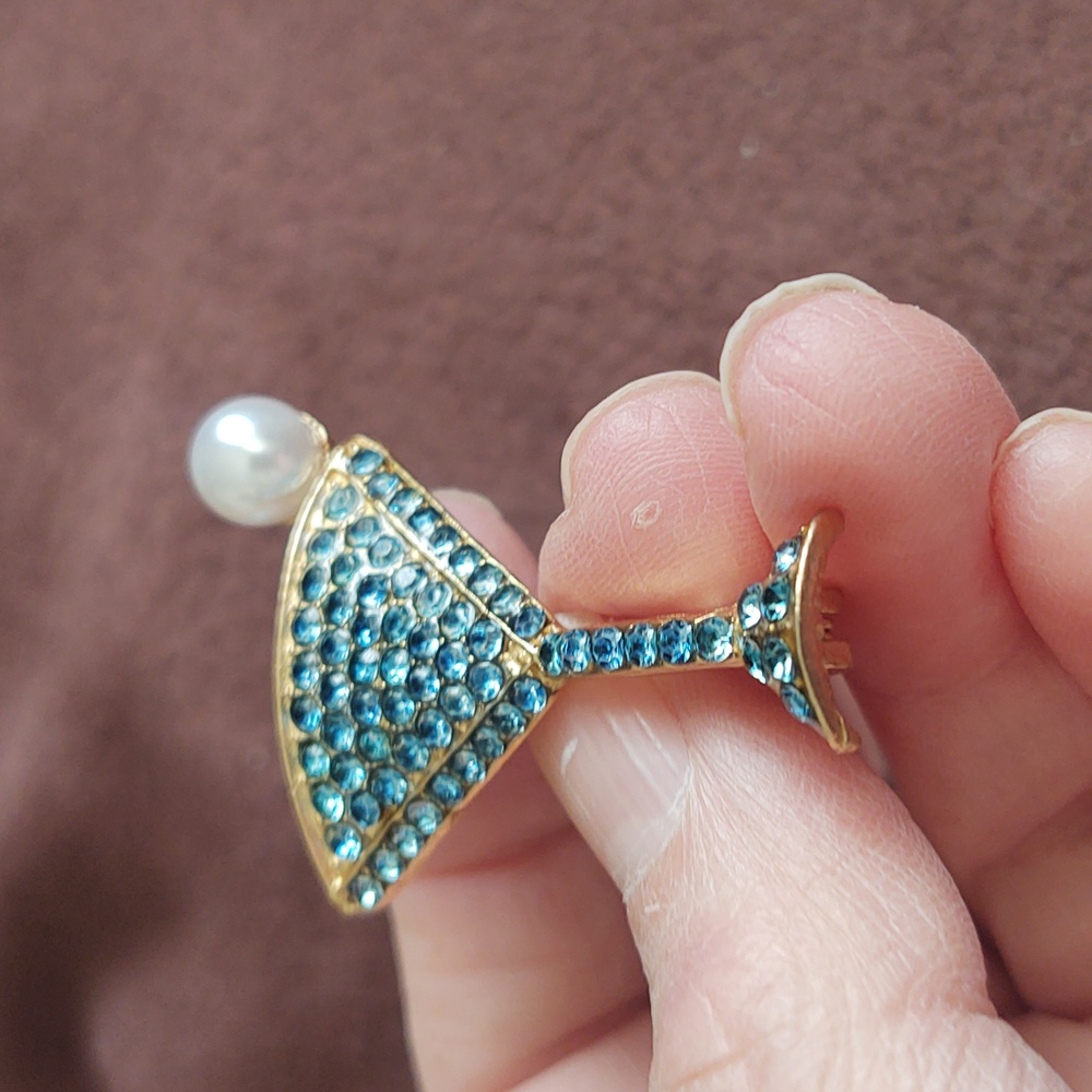 Gold-Tone Turquoise Crystal Cocktail Glass Brooch with Pearl Accent - Picture 3 of 3